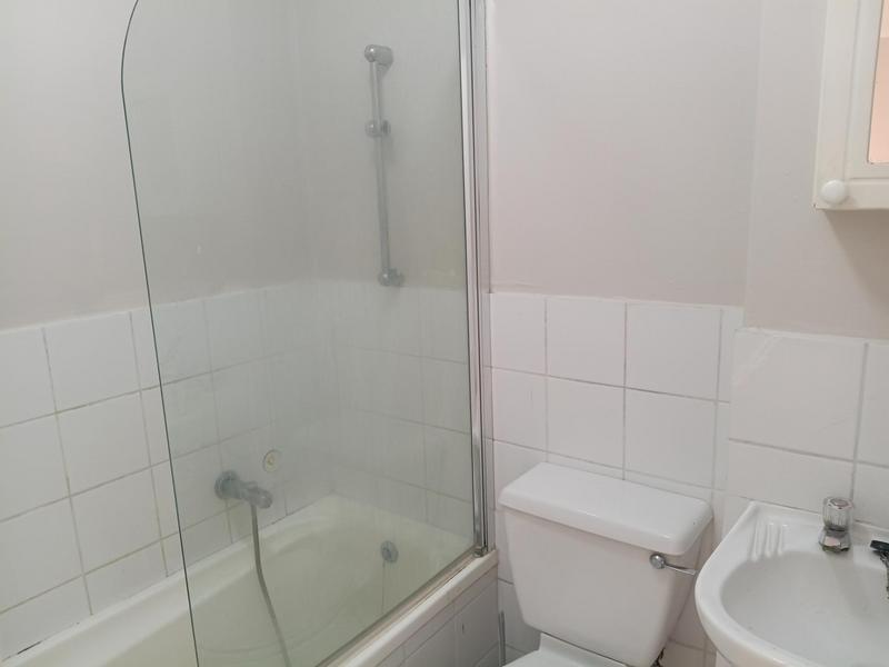 To Let 2 Bedroom Property for Rent in Pinelands Western Cape